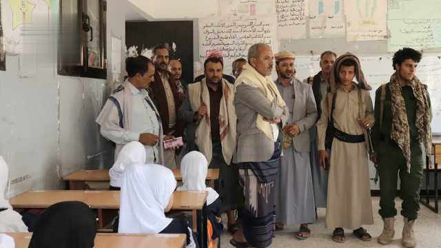 الشغدري يتفقد العملية التعليمية بمدرسة بلقيس وسير العمل بحاجز الحمة في جبن