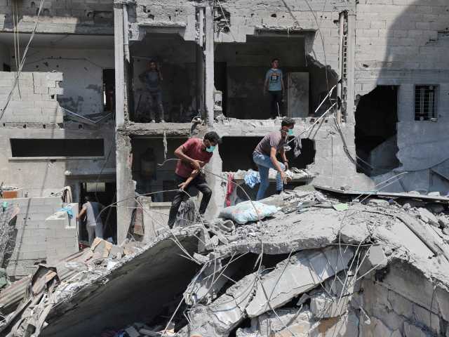 انتشال 7 شهداء ومصابين في منطقة الصبرة بغزة
