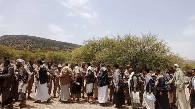 قيادات من محافظة إب تزور المرابطين في الستين بتعز والفاخر بالضالع