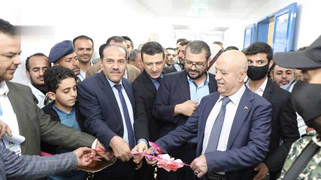 الرهوي يفتتح وحدة القسطرة القلبية وقسم الغسيل الكلوي بمركز القلب بمستشفى الكويت