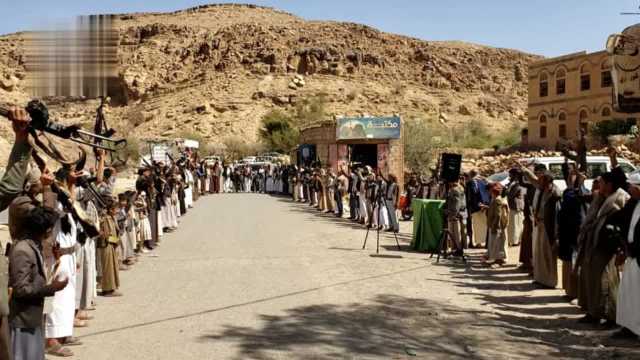 وقفة قبلية مسلحة في خولان بصنعاء إعلاناً للجاهزية والبراءة من الخونة