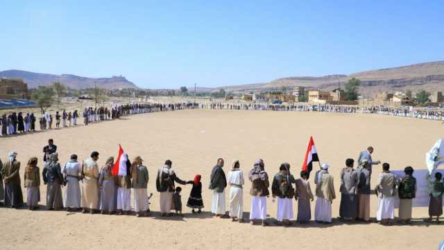 وقفة قبلية مسلحة في صعدة تنديداً بمجازر العدو في غزة