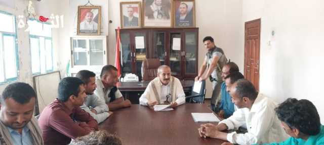 لقاء لتقيم أنشطة الجمعية التعاونية الزراعية في باجل بالحديدة