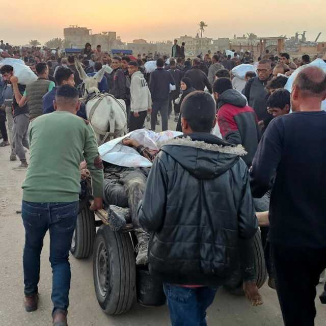 13 شهيدا و200 مصاب برصاص العدو الإسرائيلي قرب مركز المساعدات وسط قطاع غزة