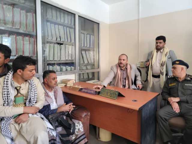 مدير عام شرطة محافظة البيضاء يتفقد أداء فرع مصلحة الأحوال المدنية بالمحافظة