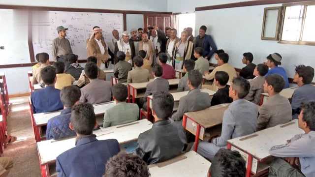 محافظ عمران يدشن العام الدراسي الجديد 1447هـ