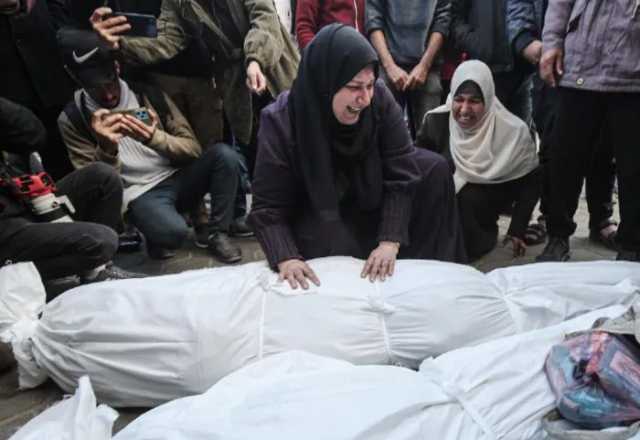 3 شهداء بقصف العدو الصهيوني نازحين جنوبي غزة