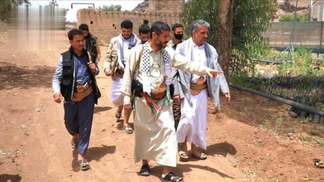 المداني والبخيتي يتفقدان عددًا من المؤسسات والأنشطة الزراعية في ذمار