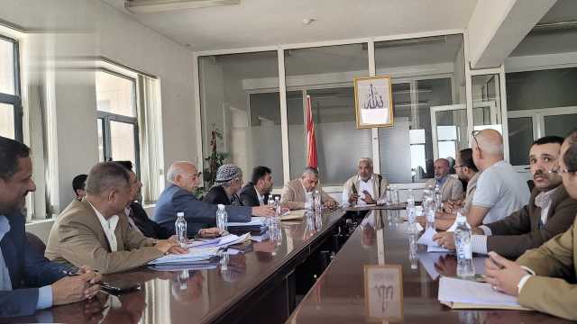 اجتماع برئاسة وزير النقل والأشغال يؤكد على الالتزام بقانون البناء والإنشاءات