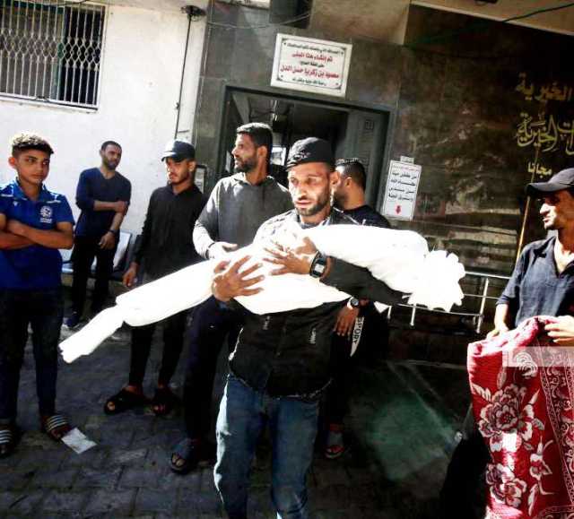 شلال دم لا يتوقف والعدو يتمادى في استهداف الأبرياء بغزة: استشهاد وإصابة العشرات من الفلسطينيين من الجوعى ومنتظري المساعدات