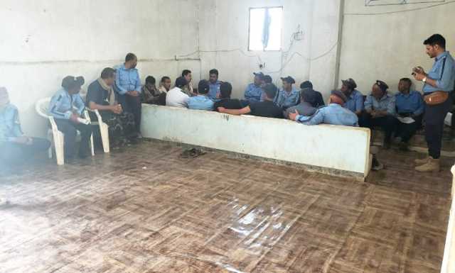 اجتماع موسع لمناقشة سبل تطوير الأداء المروري بالضالع