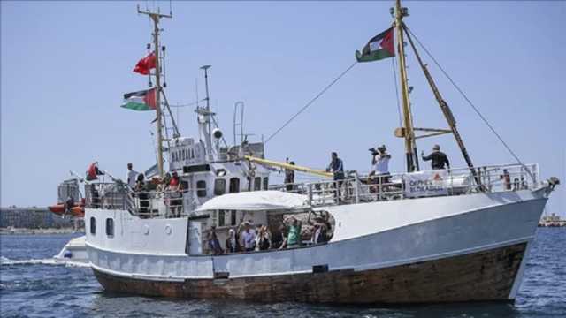 جيش العدو الإسرائيلي يقتحم سفينة “حنظلة” المتوجهه لكسر الحصار عن غزة