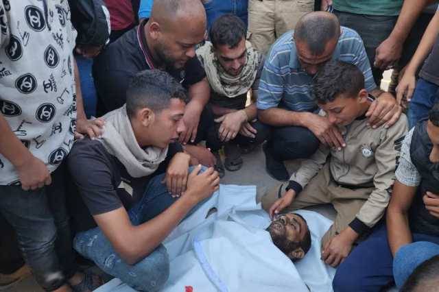 استشهاد 9 مواطنين فلسطينيين بقصف العدو خيام النازحين في خان يونس ودير البلح