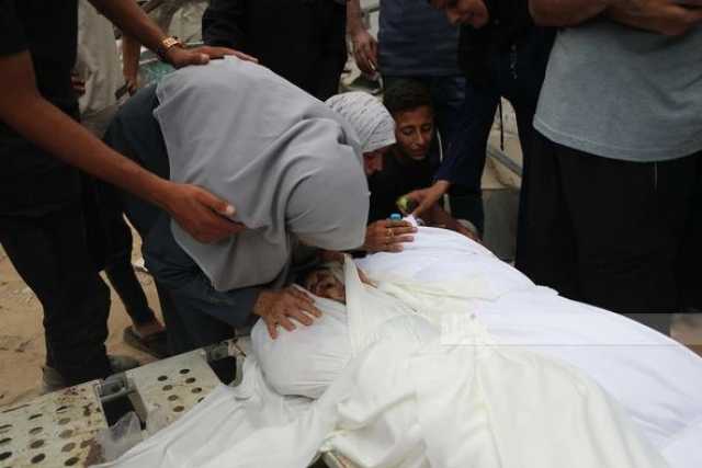 8 شهداء بقصف للعدو الصهيوني على غزة