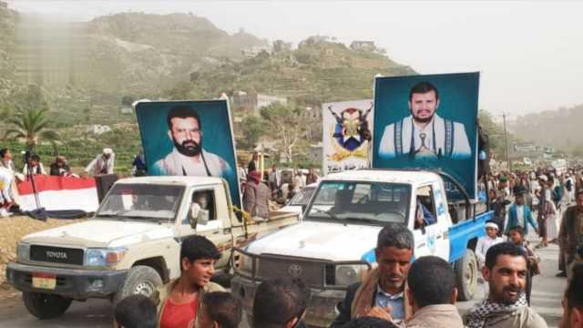 التعبئة تنظم عرضاً شعبياً لـ 2000 من خريجي دورات “طوفان الأقصى” في حجة