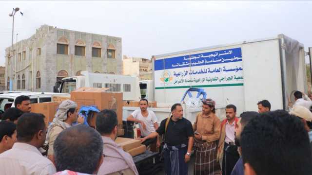 التعاوني الزراعي في الحديدة يدعم جمعيات الجراحي وجبل رأس والتحيتا بأثاث متكامل