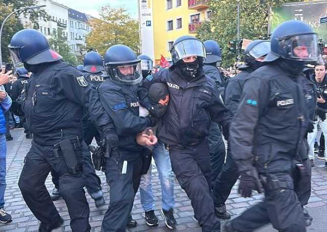 الشرطة الألمانية تقمع مسيرة داعمة لفلسطين في برلين