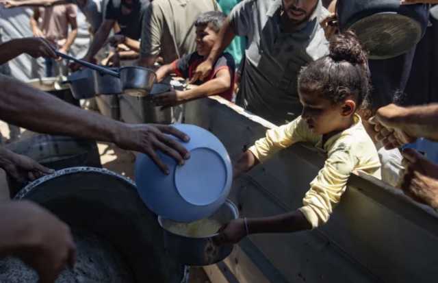 الدفاع المدني بغزة: 2.3 مليون شخص لا يجدون لقمة الخبز