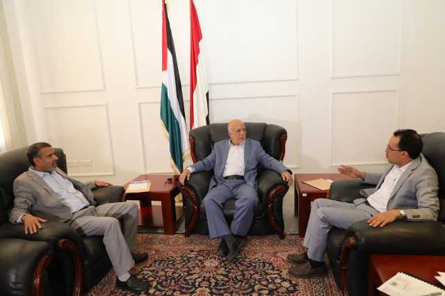 رئيس الوزراء يحث على الاستثمار في مشاريع الطاقة المتجددة