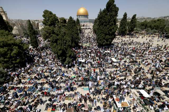 40 ألفاً يؤدون صلاة الجمعة في المسجد الأقصى المبارك