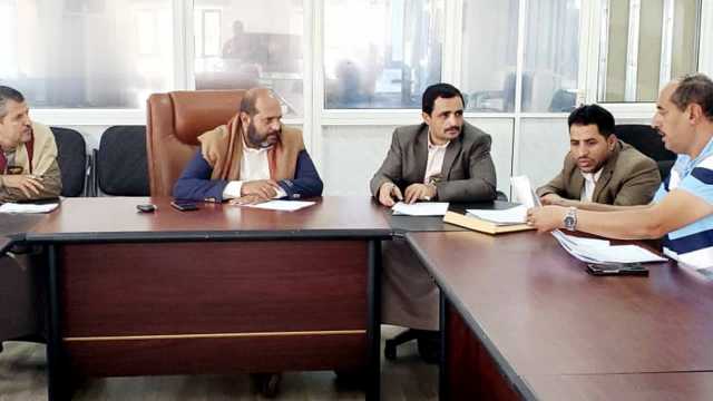 تفقد سير الأداء بفرع مؤسسة الاتصالات في محافظة صنعاء