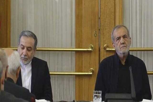 الرئيس الايراني يؤكد على تعزيز العلاقات مع دول الجوار وروسيا والصين