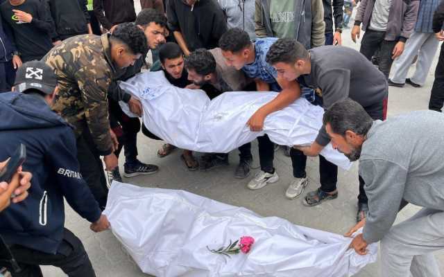 استشهاد 10 فلسطينيين وإصابة آخرين إثر قصف العدو الصهيوني قطاع غزة