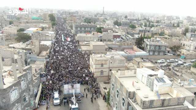 أبناء ذمار يحتشدون في 52 ساحة تحت شعار “لن نتهاون أمام إبادة غزة واستباحة الأمة ومقدساتها”