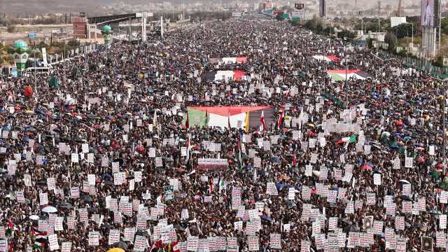 حشود اليمن المليونية تؤكد عدم التهاون أمام جريمة الإبادة والتجويع بحق الأشقاء في غزة