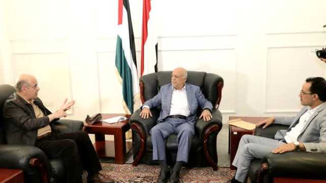 الرهوي يناقش مع وزيري الاقتصاد والمالية موجهات إعداد موازنة 1447هـ