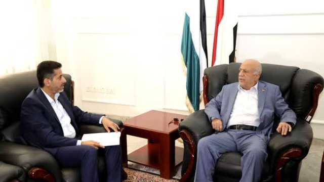 رئيس الوزراء يشيد لدى لقائه وزير الإعلام بمستوى أداء منظومة الإعلام الوطنية