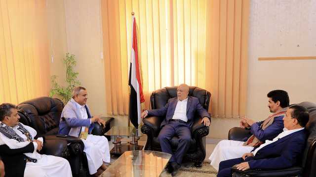 الرهوي يؤكد حرص الحكومة على إسناد القطاع الزراعي