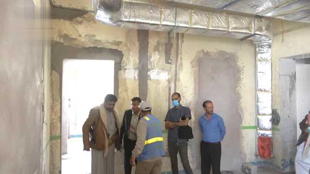 تفّقد سير العمل في تأهيل عدد من أقسام مستشفى الثورة العام في البيضاء