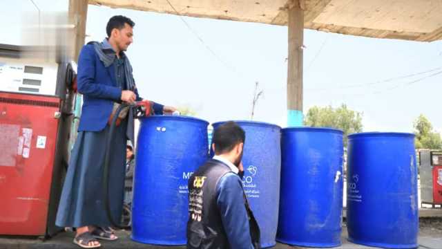 تدشين صرف كمية من الإسمنت والديزل لمشاريع المبادرات في جبل الشرق بذمار