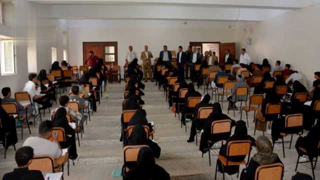 تدشين اختبارات المفاضلة للطلبة المتقدمين للتنافس على المقاعد الطبية بجامعة إب