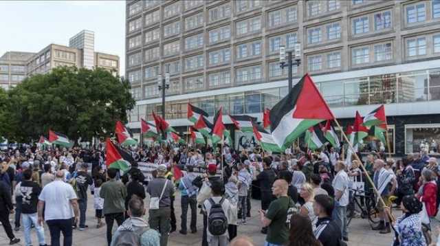 مظاهرة في ألمانيا تنديداً بجريمة الإبادة والتجويع الصهيونية لغزة