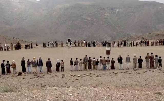 وقفة قبلية مسلحة في بلاد الروس نصرة لغزة وتأكيد الجهوزية لأي تصعيد
