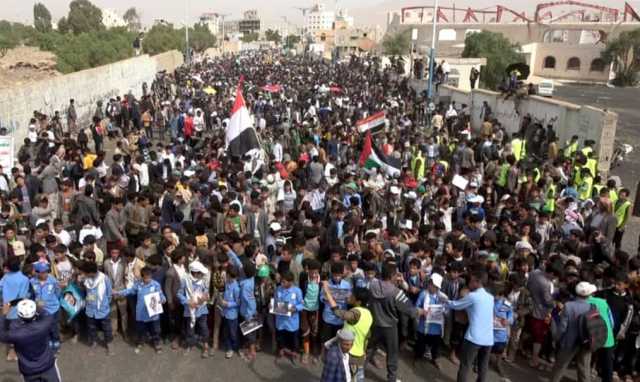 مسيرات طلابية حاشدة بعمران تضامناً مع الشعب الفلسطيني