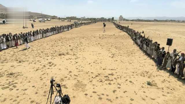 وقفة قبلية مسلحة في عمران نصرة لغزة وتنديدًا بالجرائم الصهيونية