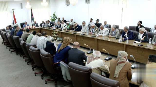 الراعي يناقش مع ممثلي الغرف التجارية التحديات الاقتصادية