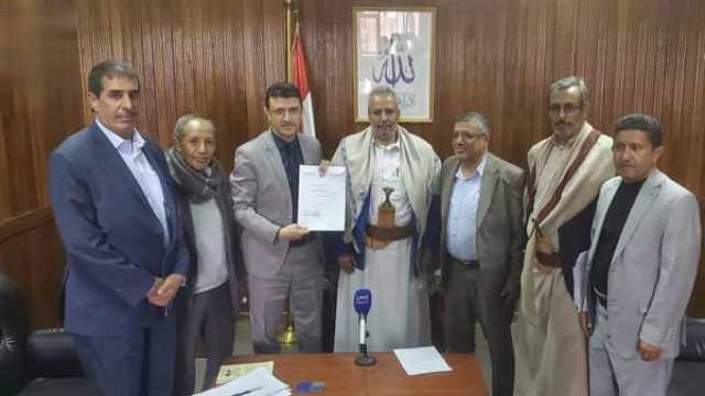 هيئة مكافحة الفساد تتسلم الإقرار الأول لنائب وزير التربية