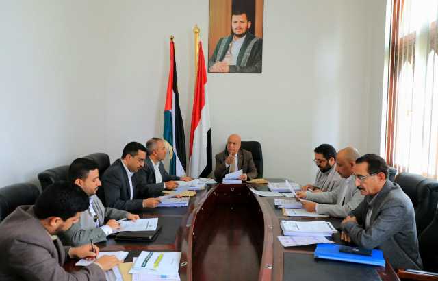 برئاسة الرهوي..اللجنة العليا للدمج تقر مشاريع اللوائح التنظيمية لعدد من الوزارات