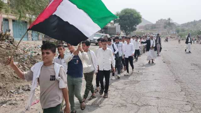 مسير طلابي في تعز تضامناً مع الشعب الفلسطيني وتنديداً بجرائم الإبادة