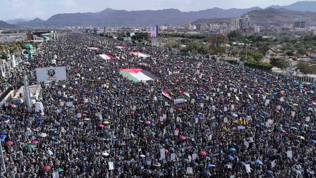 مسيرات اليمن المليونية تحذر من المخطط الصهيوأمريكي لنزع سلاح المقاومة وتعتبره استسلاما للعدو