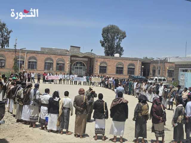 القطاع الصحي في البيضاء ينظم وقفة للتنديد بسياسة حرب التجويع بحق أبناء غزة