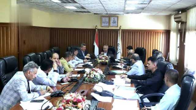 اجتماع لمناقشة مستوى تنفيذ عملية التسجيل والقبول بجامعة إب