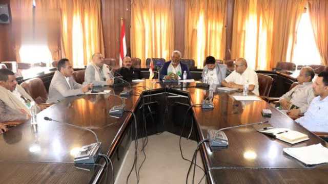 اجتماع برئاسة باجعالة لمناقشة الجوانب التنظيمية الداخلية بوزارة الشؤون الاجتماعية