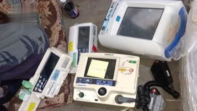إحباط محاولة تهريب أجهزة ومعدات طبية في مركز عفار الجمركي