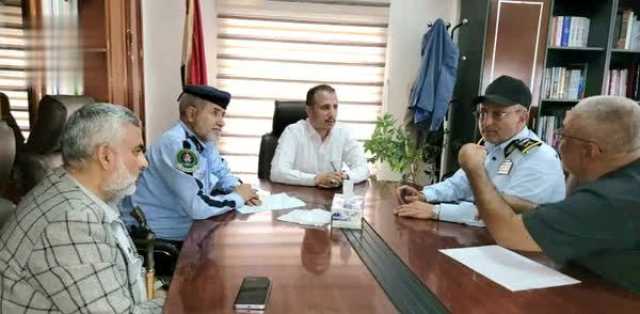 مناقشة التعاون المشترك بين مصلحة الضرائب والجمارك وشرطة المرور
