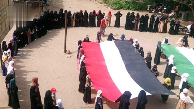 وقفة للهيئة النسائية في جبل رأس بالحديدة دعماً لفلسطين
